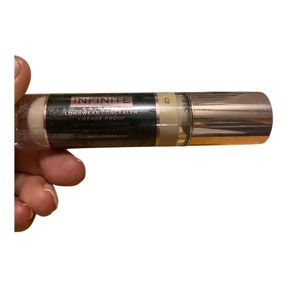 Revolution Conceal & Define Infinite Concealer - C2